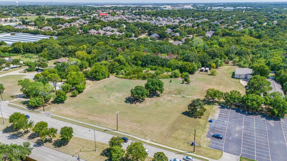 2120 W Sublett Rd, Arlington, TX à vendre - Photo de l’immeuble – Image 3 sur 11