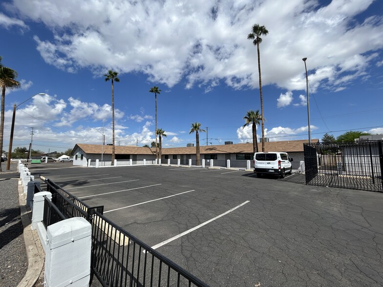 3526 W Polk St, Phoenix, AZ à louer - Photo de l’immeuble – Image 2 sur 25