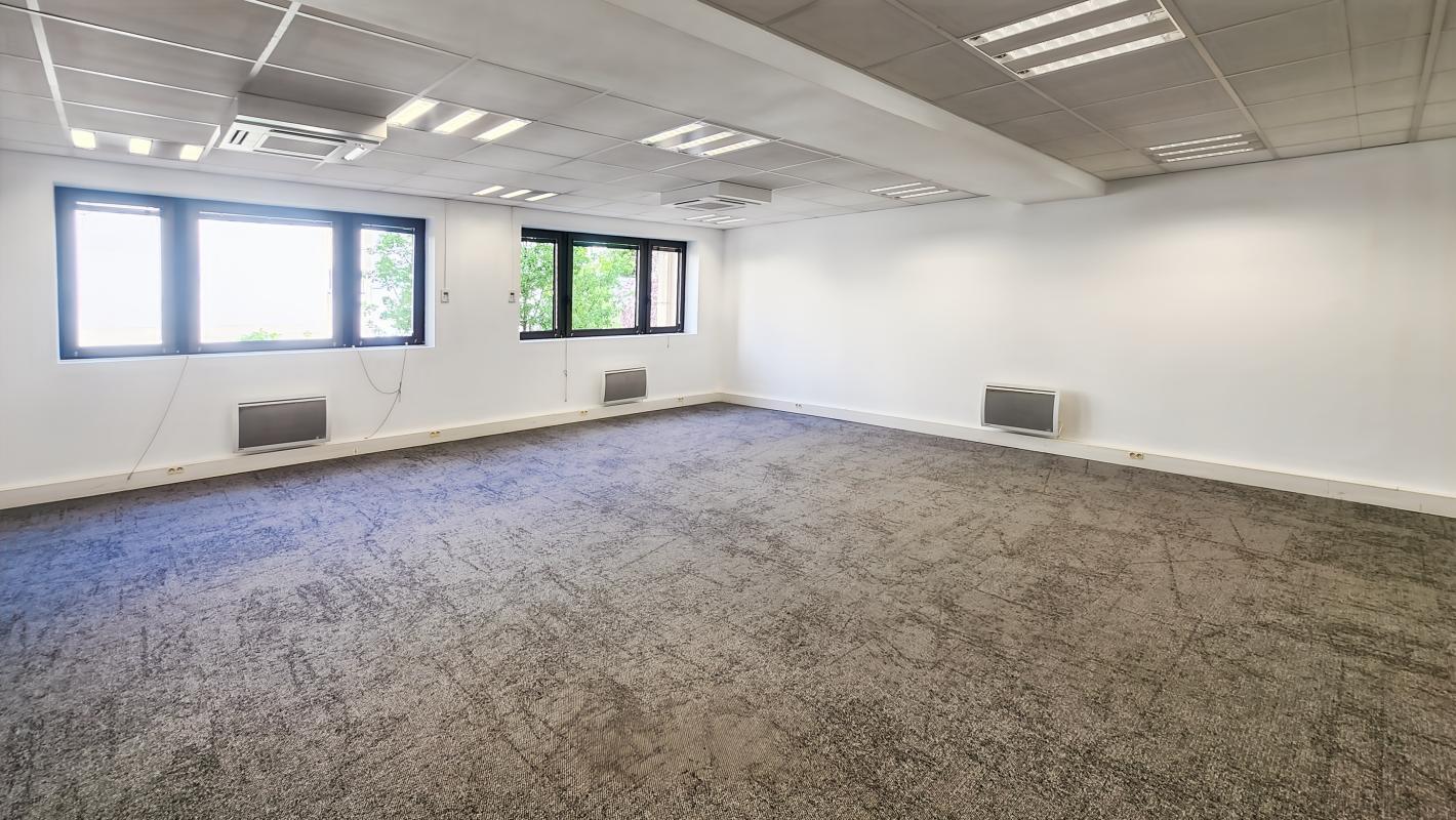 Bureau dans Neuilly-sur-Seine à louer Photo de l’immeuble– Image 1 sur 10