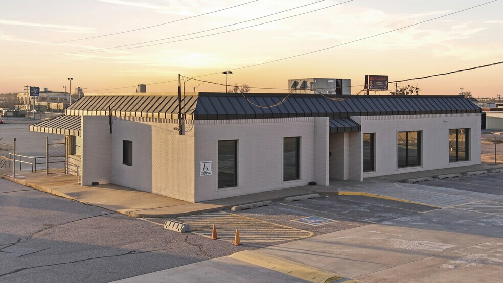 336 & 499 NE 36th St portefeuille de 2 biens à vendre sur LoopNet.fr - Photo de l’immeuble – Image 2 sur 13