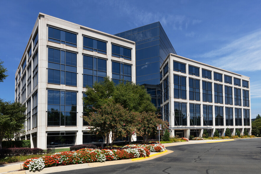 2300 Corporate Park Dr, Herndon, VA à louer - Photo de l’immeuble – Image 2 sur 9