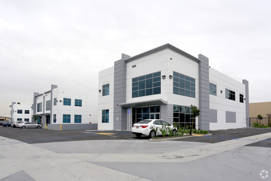 18020-18026 S Figueroa St, Gardena, CA à louer - Photo de l’immeuble – Image 3 sur 6