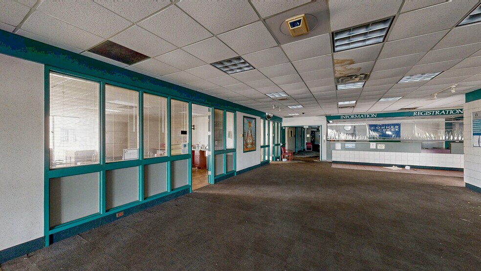 4777 E Outer Dr, Detroit, MI à vendre - Numérisation 3D Matterport – Image 3 sur 26