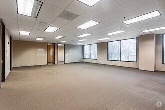 220 N Smith St, Palatine, IL à louer Photo intérieure– Image 1 sur 5