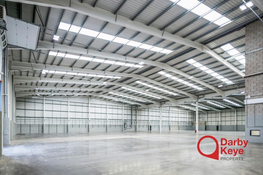 Cosford Ln, Rugby à louer - Photo de l’immeuble – Image 3 sur 8