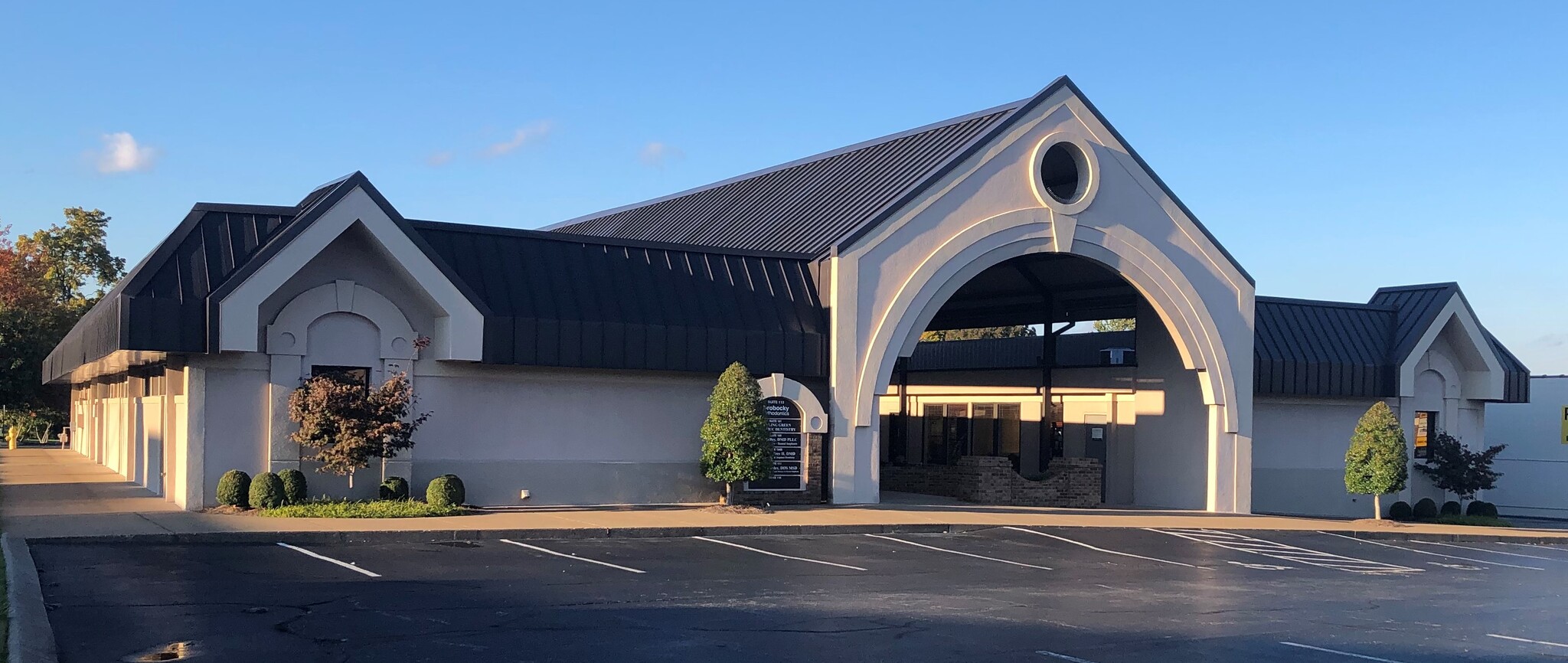 727 US 31W Byp, Bowling Green, KY à louer Photo de l’immeuble– Image 1 sur 4