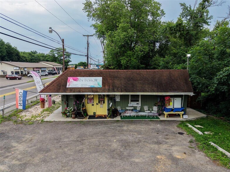 690 State Route 17C, Owego, NY à vendre - Photo de l’immeuble – Image 2 sur 9