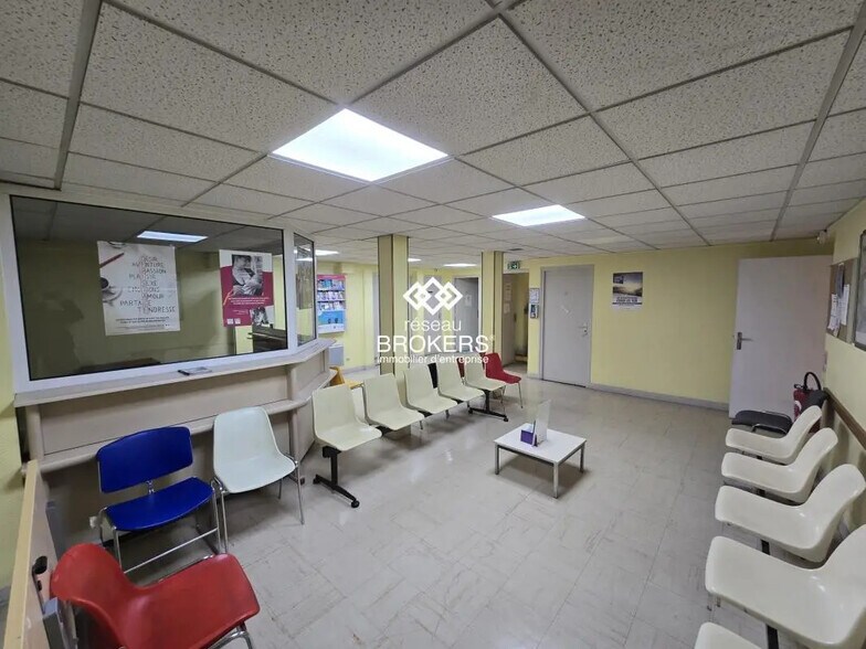 Bureau dans Villiers-le-Bel à vendre - Photo de l’immeuble – Image 2 sur 3