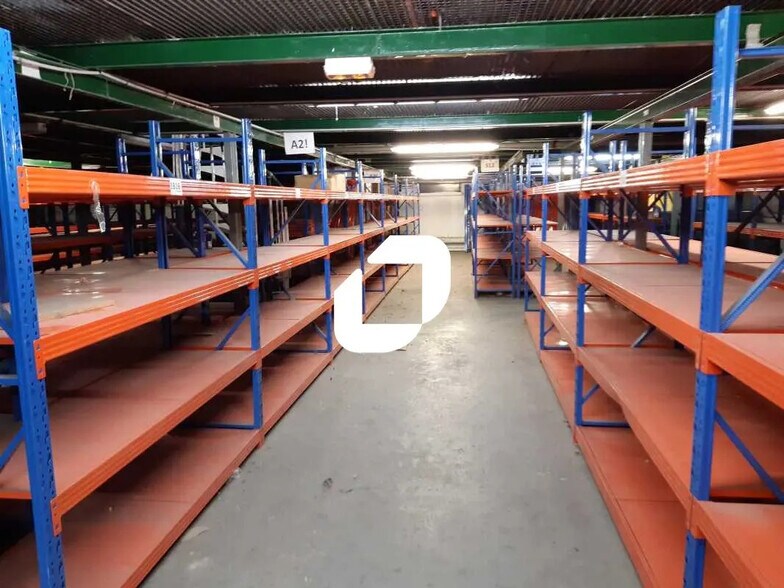 Local d’activités dans Bagnolet à louer - Photo de l’immeuble – Image 1 sur 3