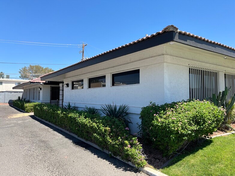 4560 N 19th Ave, Phoenix, AZ à vendre - Photo de l’immeuble – Image 3 sur 5