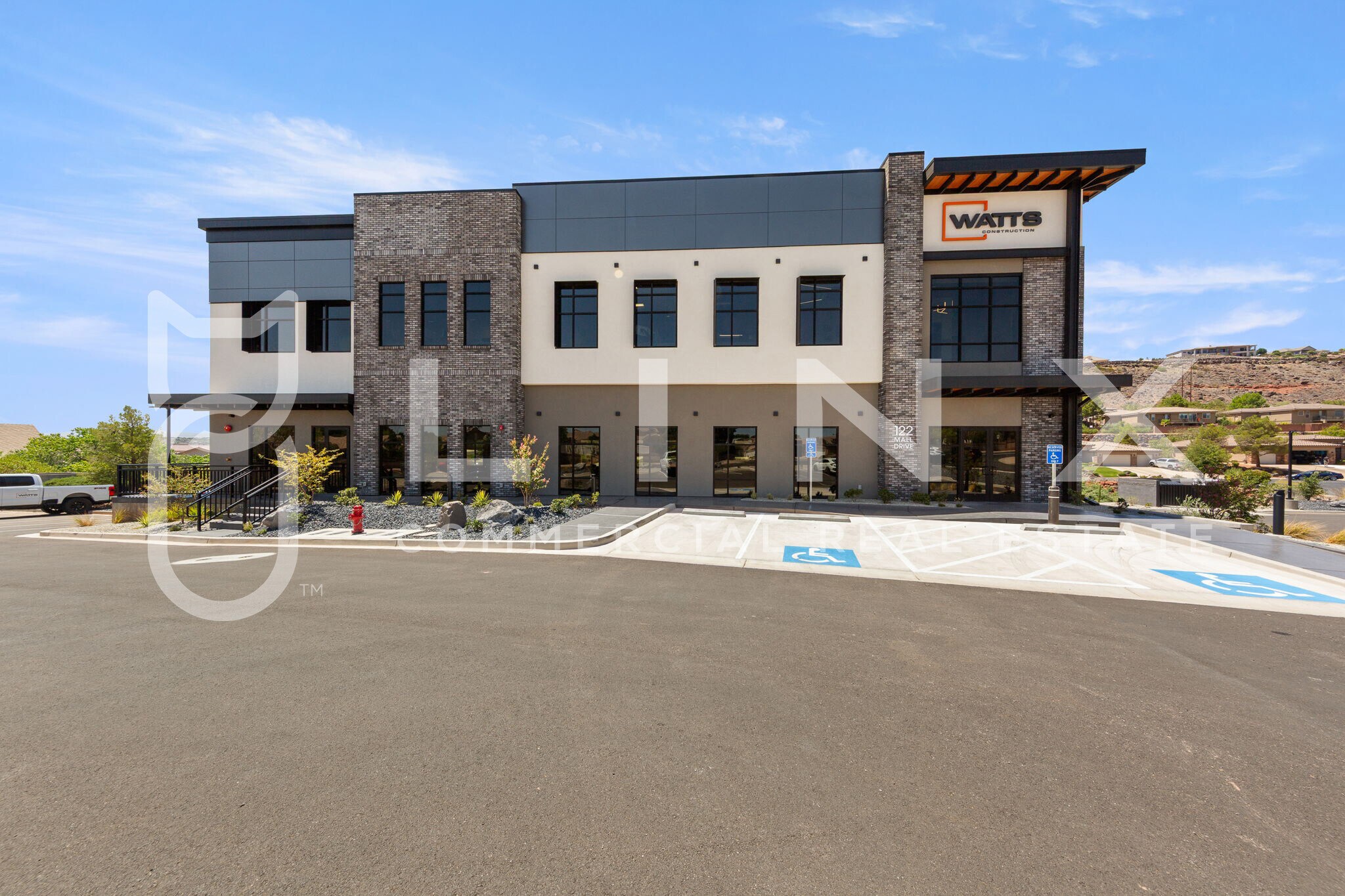 122 S Mall Dr, St George, UT à louer Photo principale– Image 1 sur 9