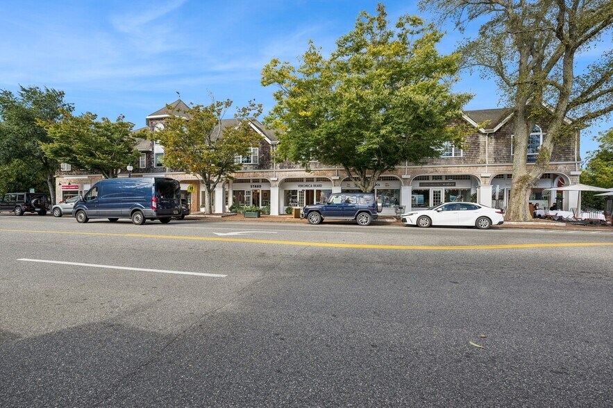 66 Newtown Ln, East Hampton, NY à louer - Photo de l’immeuble – Image 2 sur 9