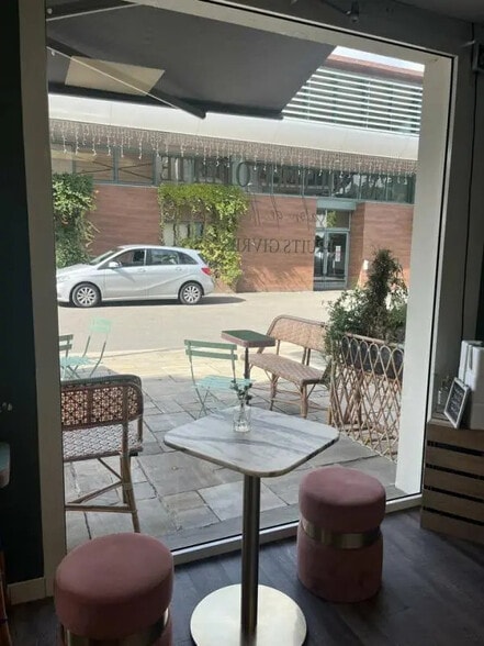 Local commercial dans La Baule-Escoublac à louer - Photo de l’immeuble – Image 3 sur 8