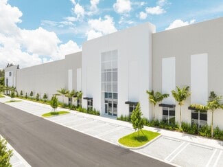 Plus de détails pour 12700 NW Le Jeune Rd, Opa-locka, FL - Industriel/Logistique à louer