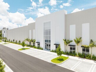 Plus de détails pour 12700 NW Le Jeune Rd, Opa Locka, FL - Industriel/Logistique à louer