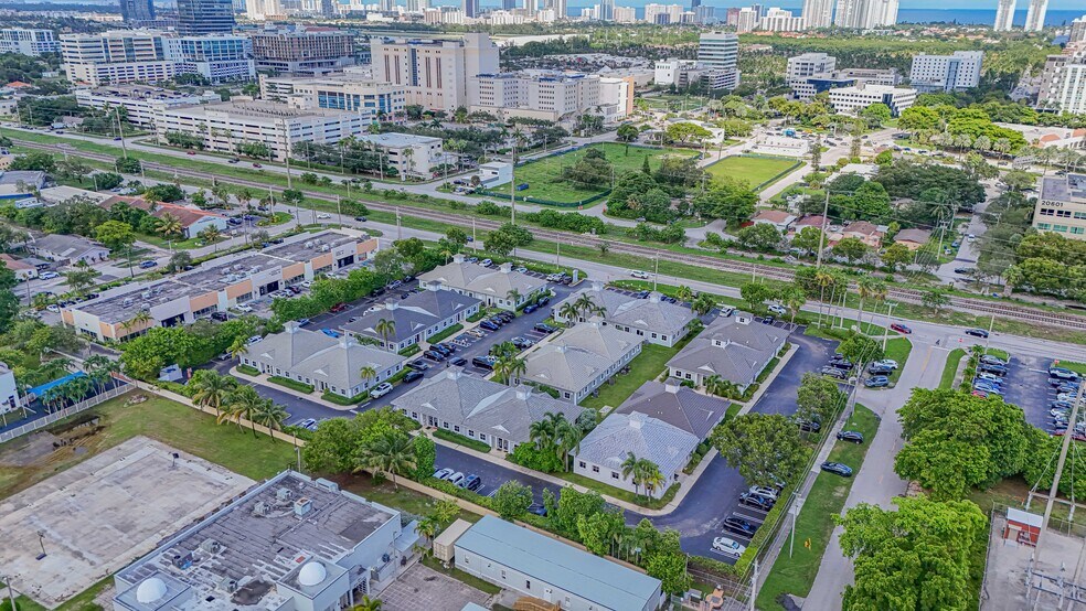 20810-20818 W Dixie Hwy, Miami, FL à vendre - Photo de l’immeuble – Image 1 sur 35