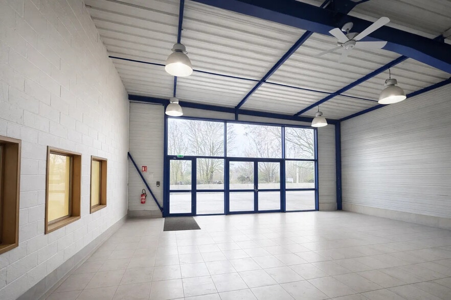 Local d’activités dans Leforest à louer - Photo intérieure – Image 3 sur 6