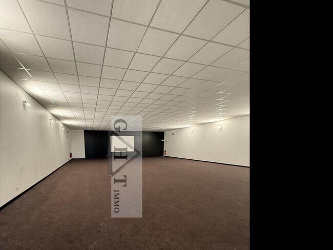 Plus de détails pour Local commercial à vendre