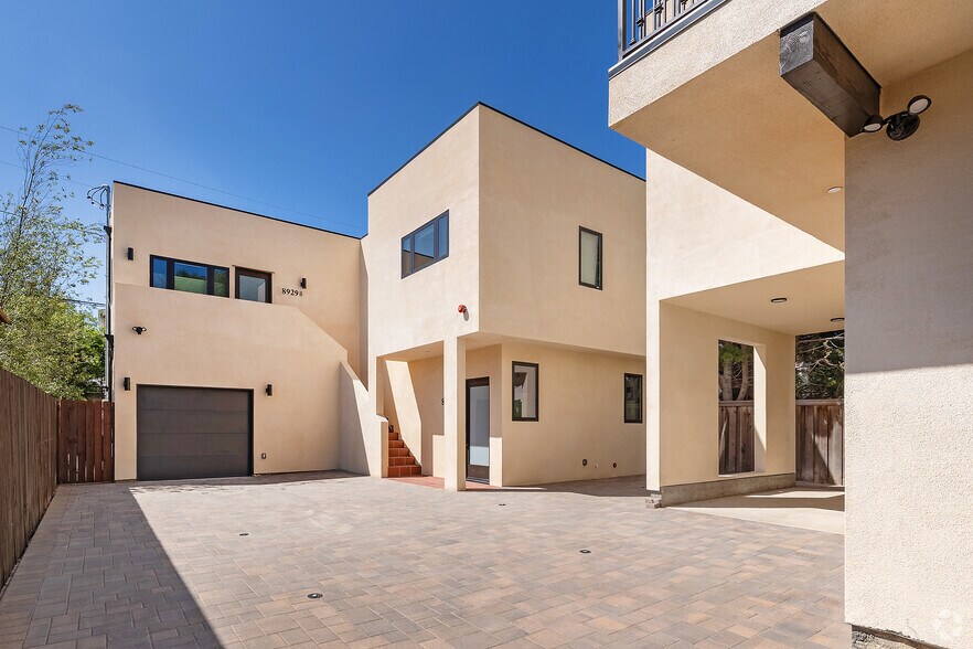 8929 Hubbard St, Culver City, CA à vendre - Photo de l’immeuble – Image 2 sur 8