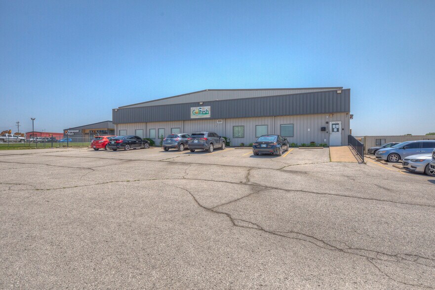 1691 N 161st East Ave, Tulsa, OK à vendre - Photo de l’immeuble – Image 3 sur 35