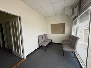 99-205 Moanalua Rd, Aiea, HI à louer Photo intérieure– Image 2 sur 15