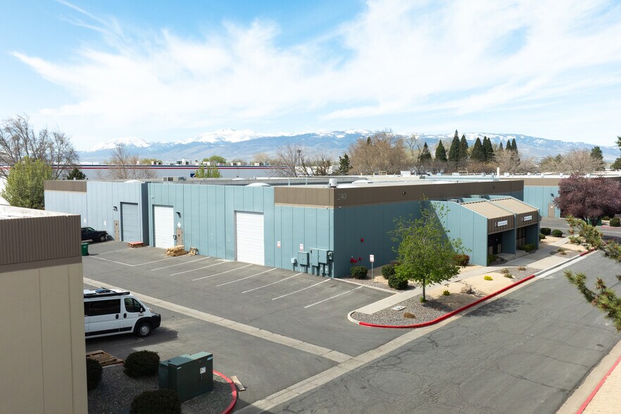 240 Coney Island Dr, Sparks, NV à vendre - Photo de l’immeuble – Image 2 sur 7