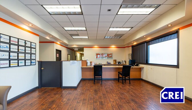 1825 1st St, San Fernando, CA à louer - Photo intérieure – Image 2 sur 12