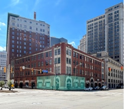 1120 Chester Ave, Cleveland, OH à louer Photo intérieure– Image 1 sur 8