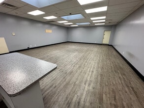 7617 3rd Ave, Brooklyn, NY à louer Photo intérieure– Image 2 sur 18