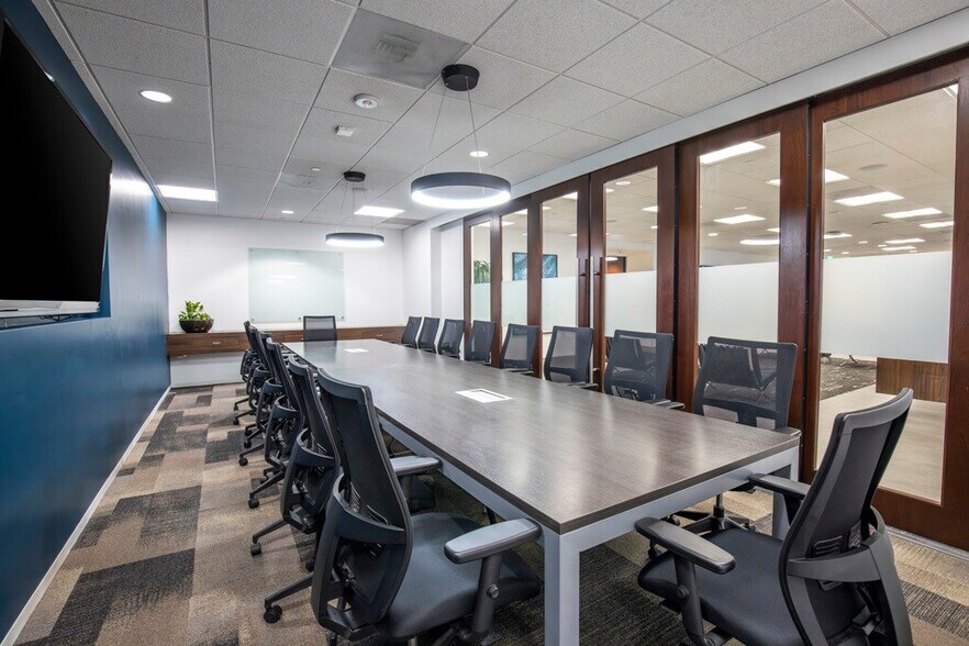 600 W Broadway, San Diego, CA à louer - Photo de l’immeuble – Image 3 sur 5