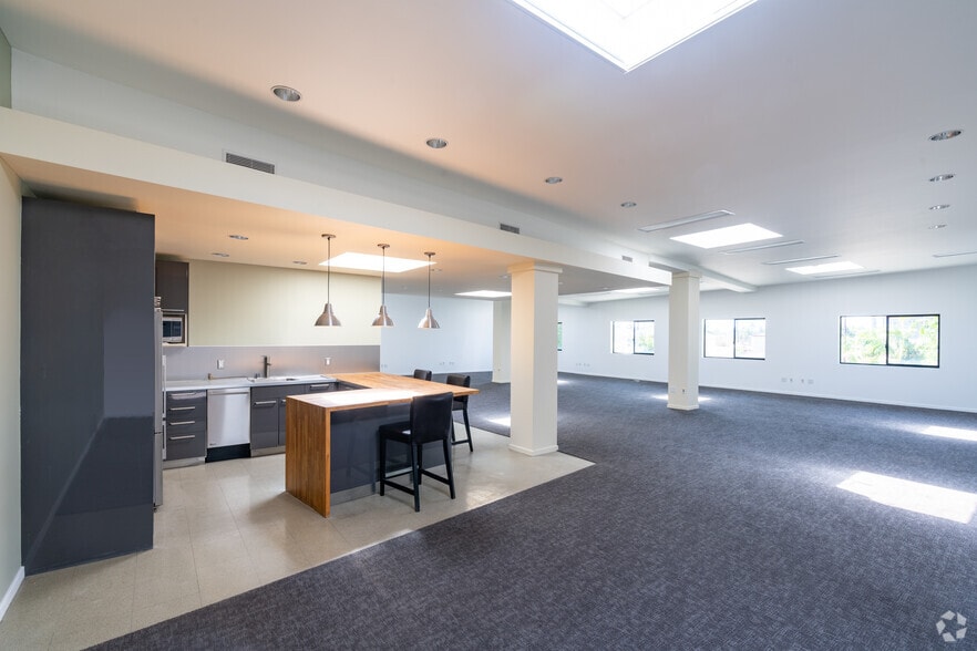 13360 Beach Ave, Marina del Rey, CA à louer - Photo intérieure – Image 2 sur 14