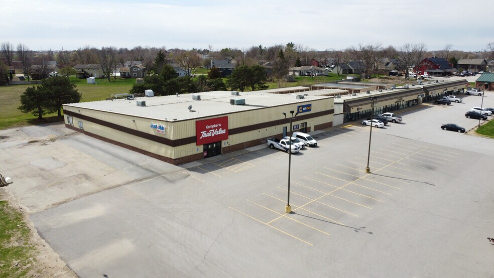 204 1st St, Grimes, IA à louer - Photo de l’immeuble – Image 2 sur 4