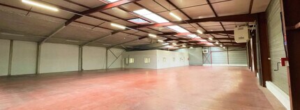 20-22 Avenue Du 24 Août 1944, Corbas à louer Photo intérieure– Image 2 sur 7