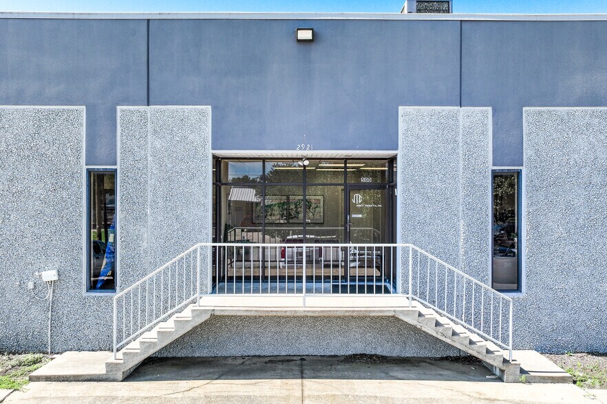 2901 Suffolk Dr, Fort Worth, TX à louer - Photo de l’immeuble – Image 3 sur 22