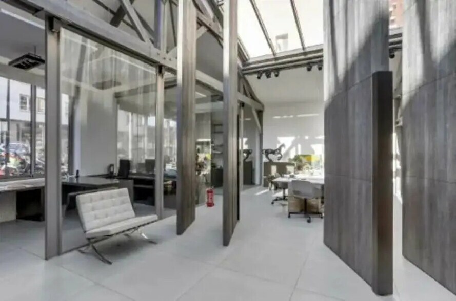 Bureau dans Suresnes à louer - Photo de l’immeuble – Image 3 sur 13