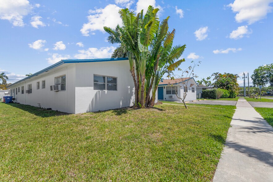 237-241 SE Park St, Dania Beach, FL à vendre - Photo de l’immeuble – Image 2 sur 13