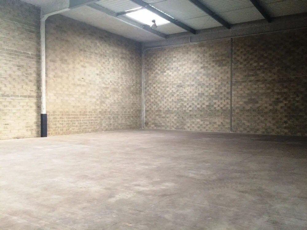 Local d’activités dans Goussainville à louer Photo intérieure– Image 1 sur 6