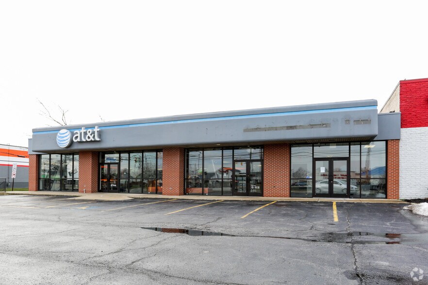 6290-6294 Mayfield Rd, Mayfield Heights, OH à louer - Photo de l’immeuble – Image 1 sur 4