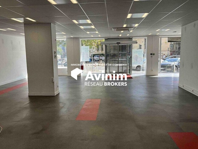 Plus de détails pour Local d'activités à louer