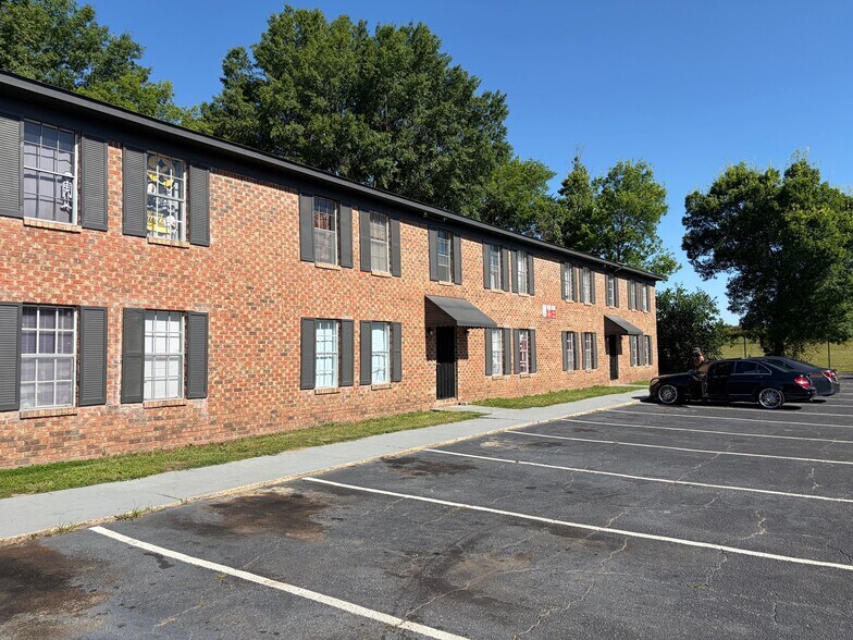 3815-3823 Baker Plaza Dr, Columbus, GA à vendre - Photo de l’immeuble – Image 2 sur 16