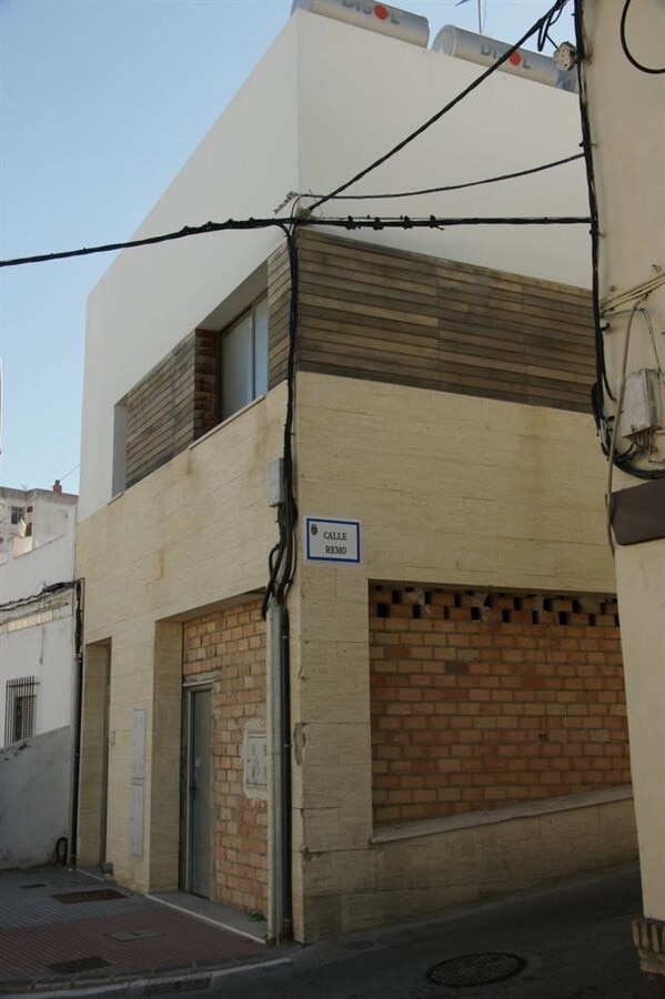 Chiclana de la Frontera, CAD 11130 - Lot 1 - - Photo intérieure - Image 1 of 3