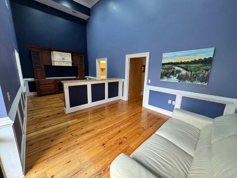 2720 Gregory St, Savannah, GA à louer - Photo de l’immeuble – Image 2 sur 11
