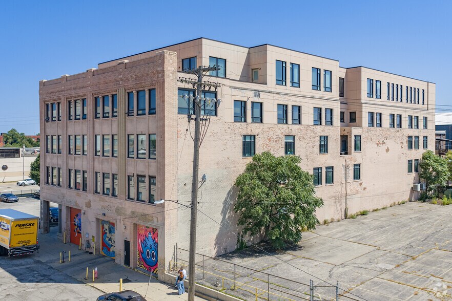 4600 Euclid Ave, Cleveland, OH à louer - Photo de l’immeuble – Image 2 sur 5