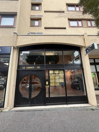 Plus de détails pour 132 Avenue Franklin Roosevelt, Bron - Bureau à vendre