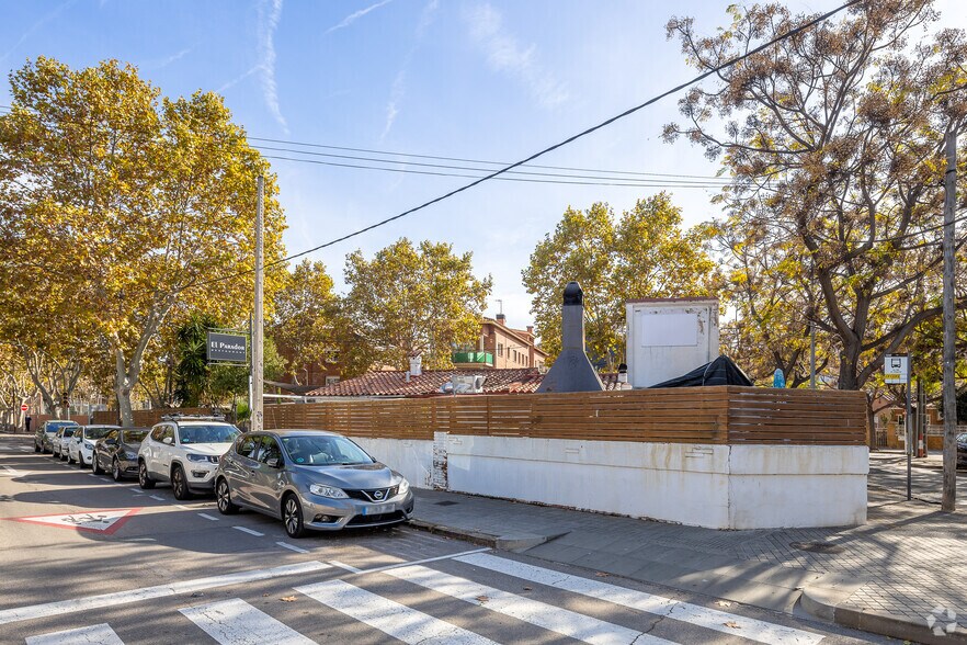 Local commercial dans Castelldefels, Barcelona à vendre - Photo de l’immeuble – Image 1 sur 8