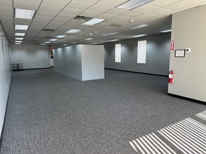 2351 Whirlpool St, Niagara Falls, NY à louer Photo intérieure– Image 2 sur 9