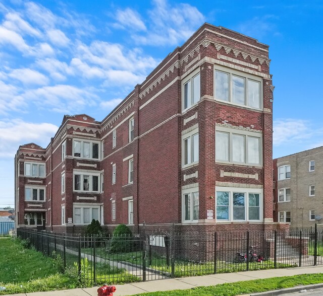 3522 Grenshaw, Chicago, IL à vendre - Photo principale – Image 1 sur 10