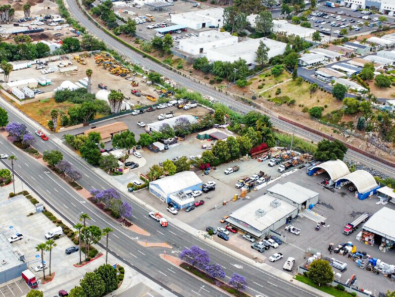 469 E Mission Rd, San Marcos, CA à louer - Photo de l’immeuble – Image 3 sur 6