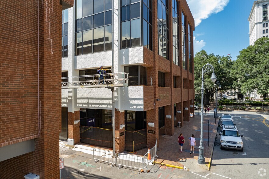 33 Bull St, Savannah, GA à louer - Photo de l’immeuble – Image 2 sur 4