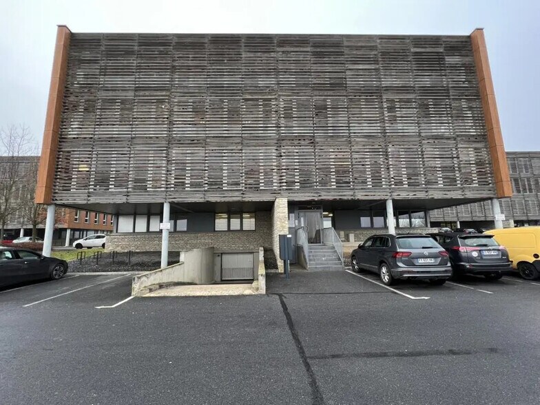Bureau dans Champigny à louer - Photo de l’immeuble – Image 1 sur 2